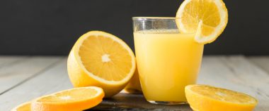 La cantidad de azúcares libres que contiene un zumo de naranja
